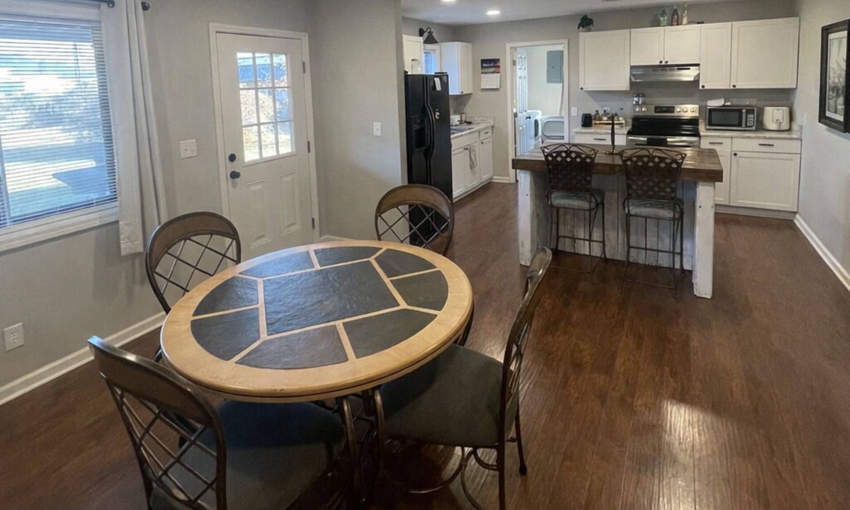 Columbus House | ROOMS FOR RENT IN A FURNISHED HOME MARBLE LANDING CRASH PAD - TDY/UPT/students