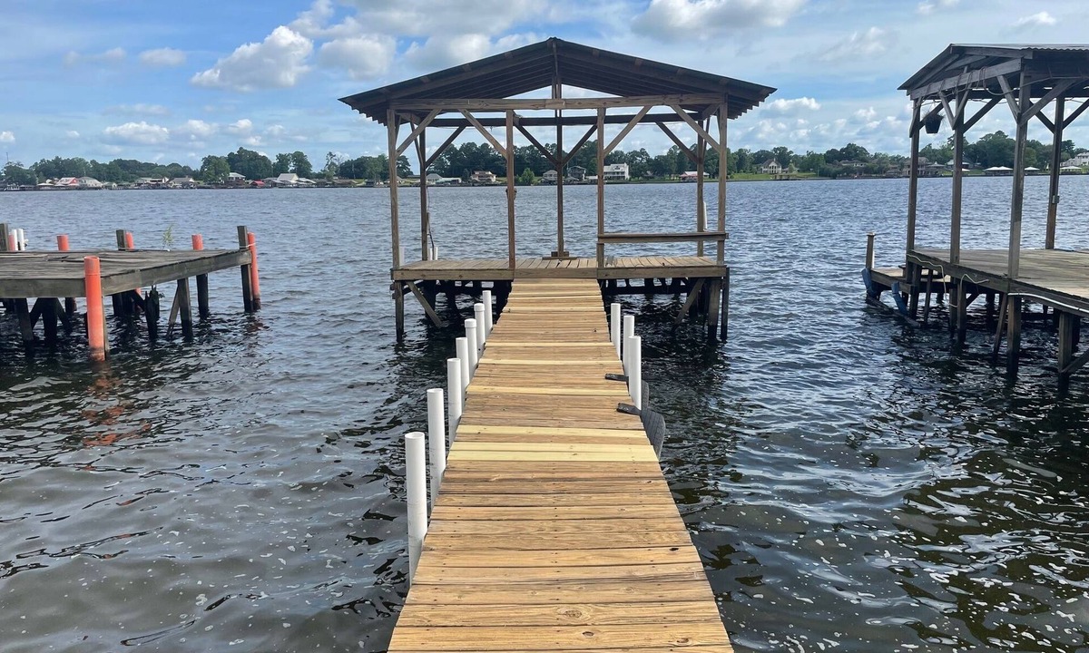 Jarreau Cottage | Roughin it on the River