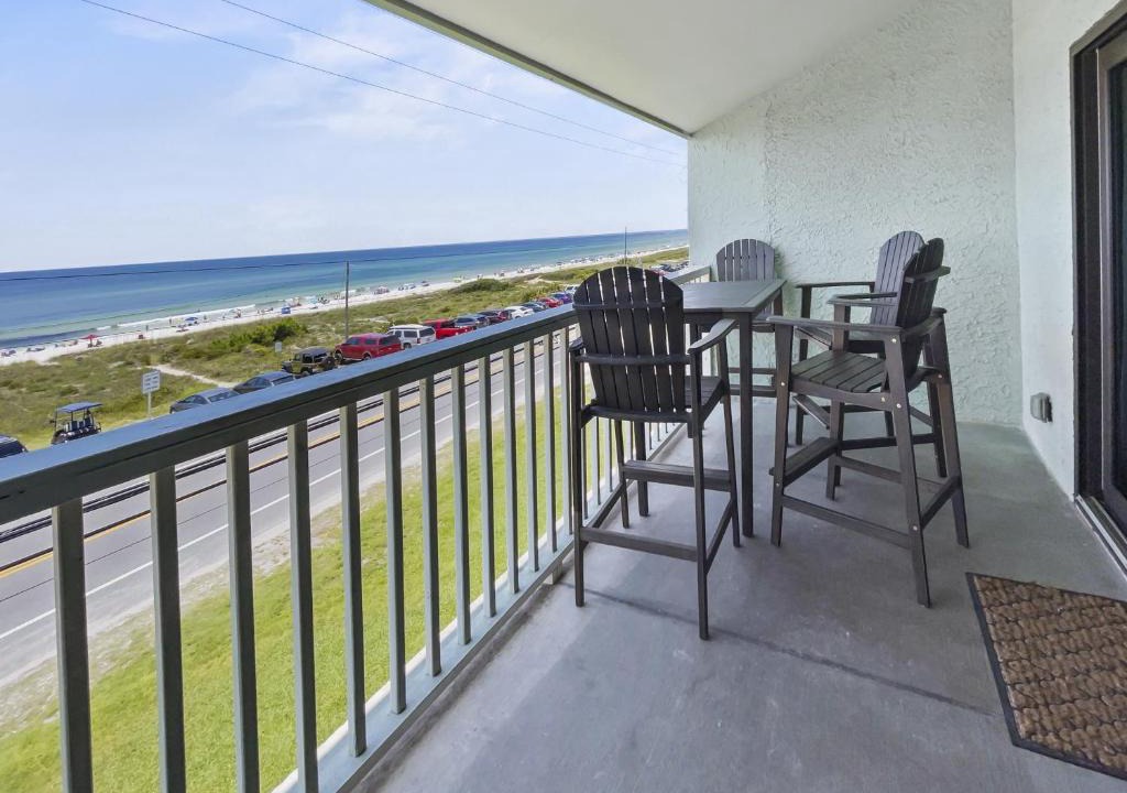Laguna Beach Apartment | Roxi's Retreat Condo
