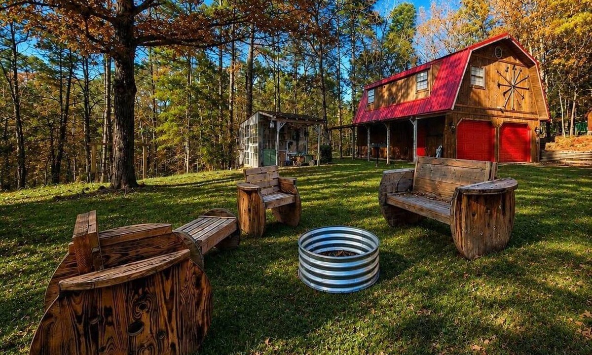 Avinger House | Rustic Retreat near Lake O the Pines