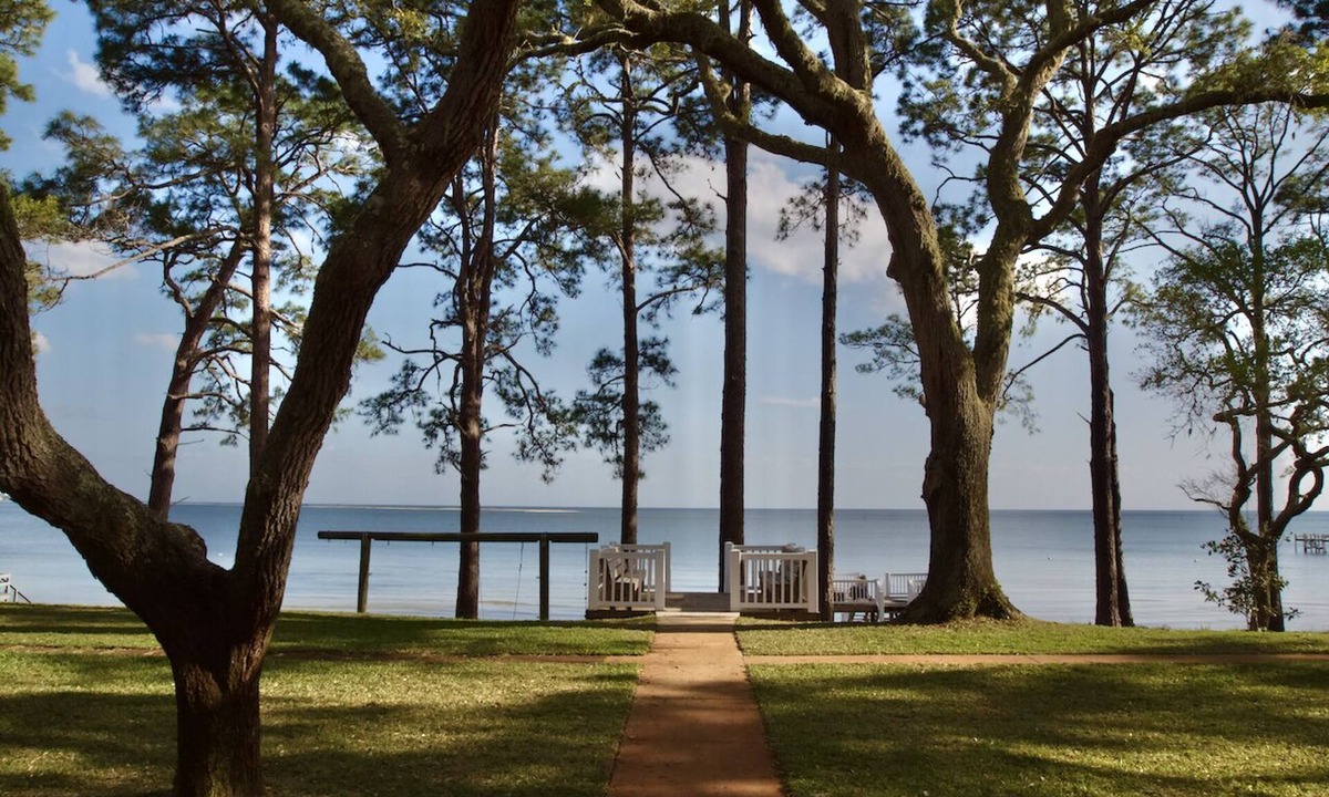 Saint Teresa House | Saint Teresa Coastal dwelling with Guest house option.