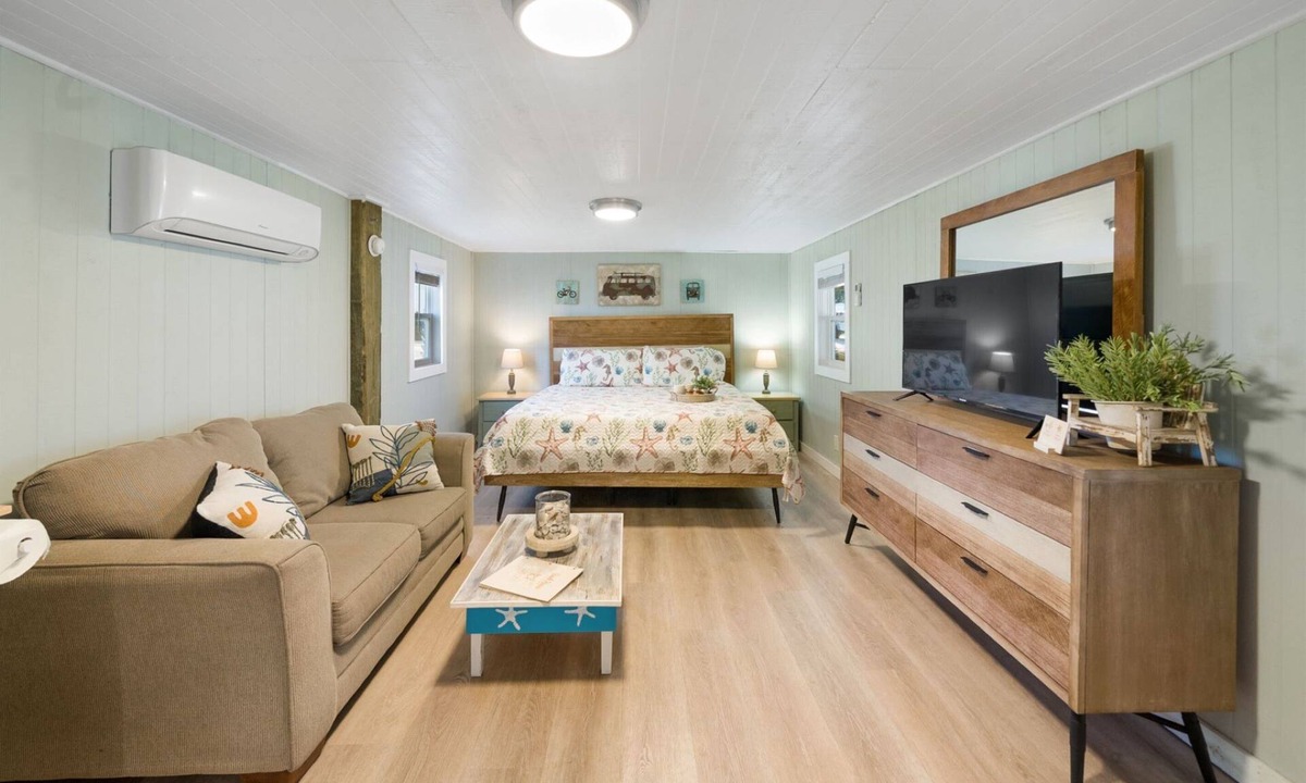 Laguna Beach Estates Apartment | Salt and Sand Studio (Downstairs Only)