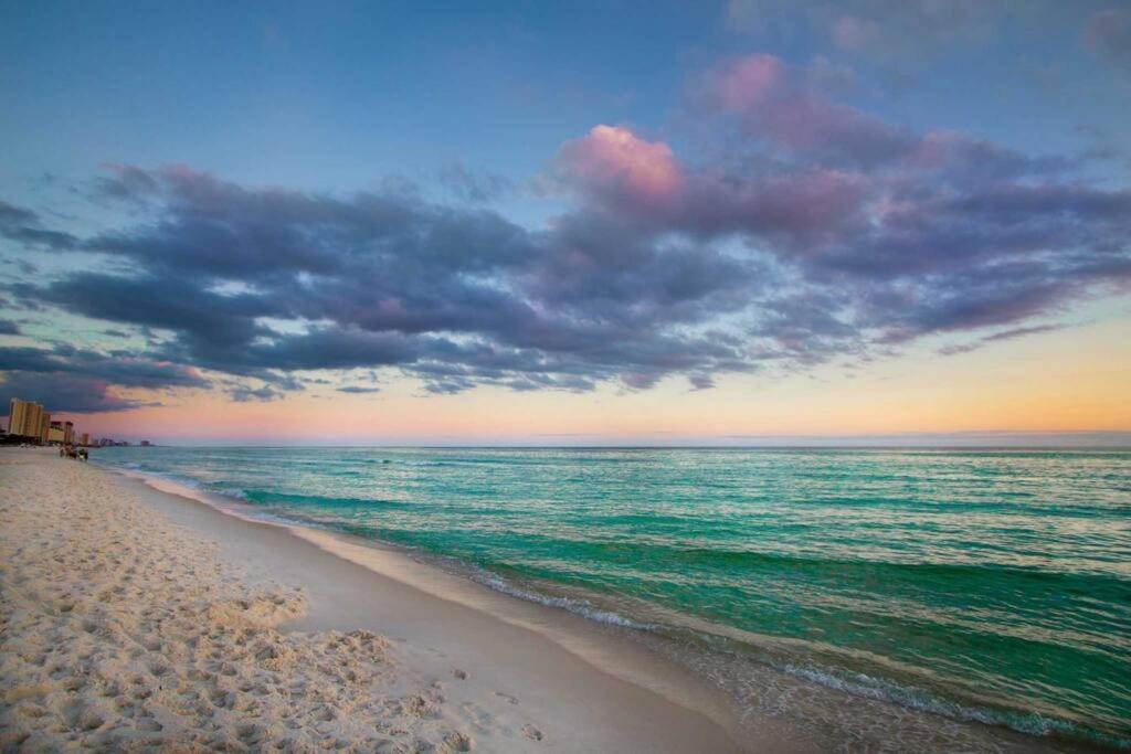 Thomas Drive House | Salty Shell Cottage. Spacious 3 bed,2 1/2 bath with pool.