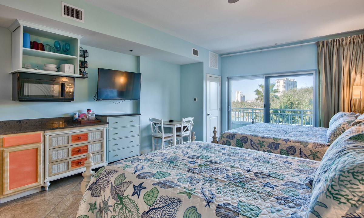 Sandestin Apartment | Sandestin Luau Studio, Steps to Beach - Family/Golf, Beach Gear/TRAM/WiFi