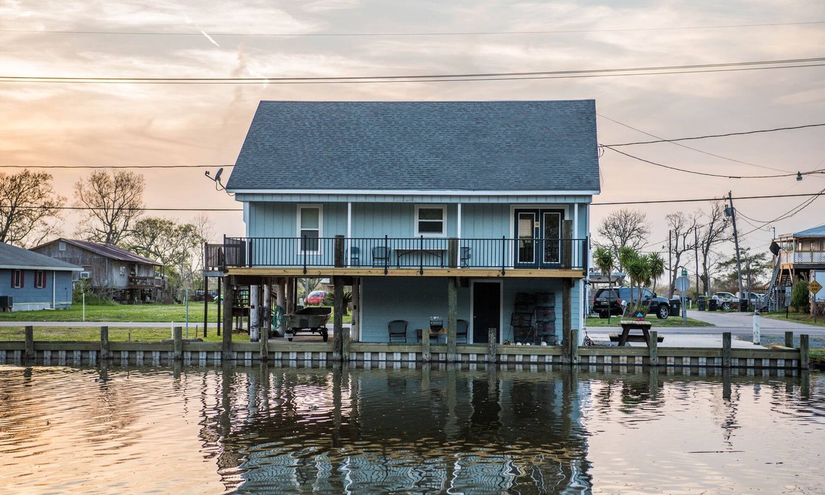 Chauvin House | Scenic Bayou Side Home in quaint local fishing community;
