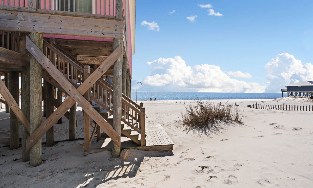 Dauphin Island Cottage | Sea Krewe~Beachfront~Sleeps 10~Updated