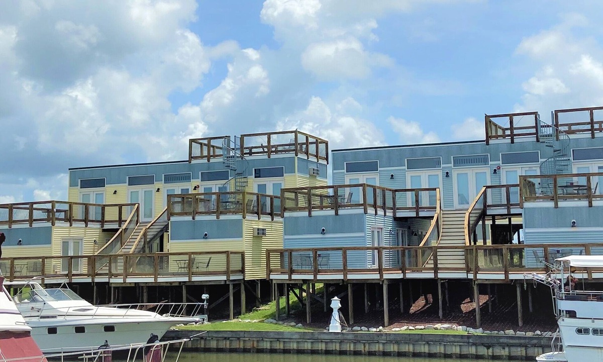 Ponchartrain Park Hotel | Seabrook Villa Deluxe Unit