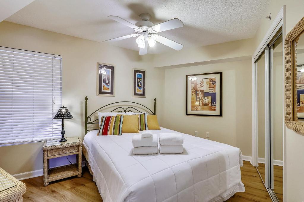Fort Walton Beach Apartment | SeaCrest 315B condo