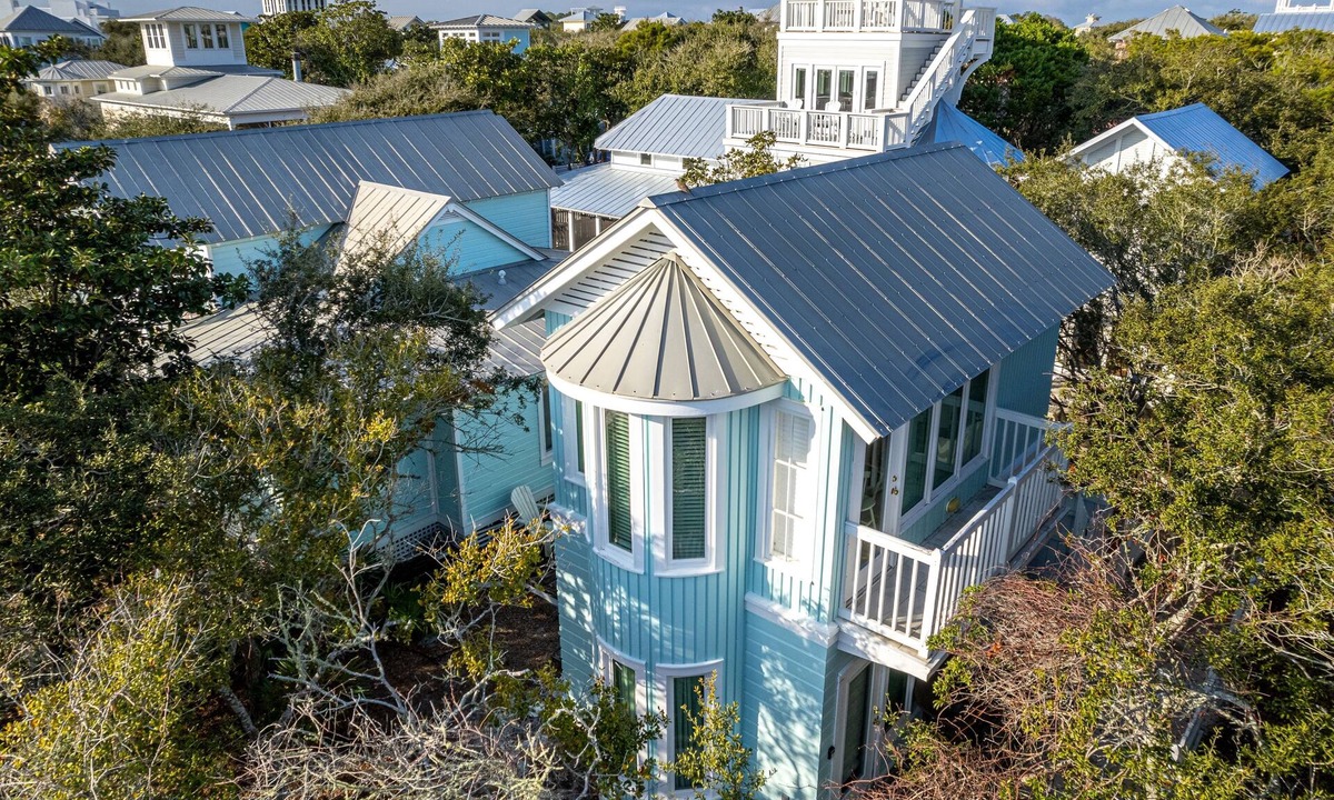 Seaside House | Seaside "Following Seas" |1BR | Sleeps 2| On 30A- Steps Away from Beach!