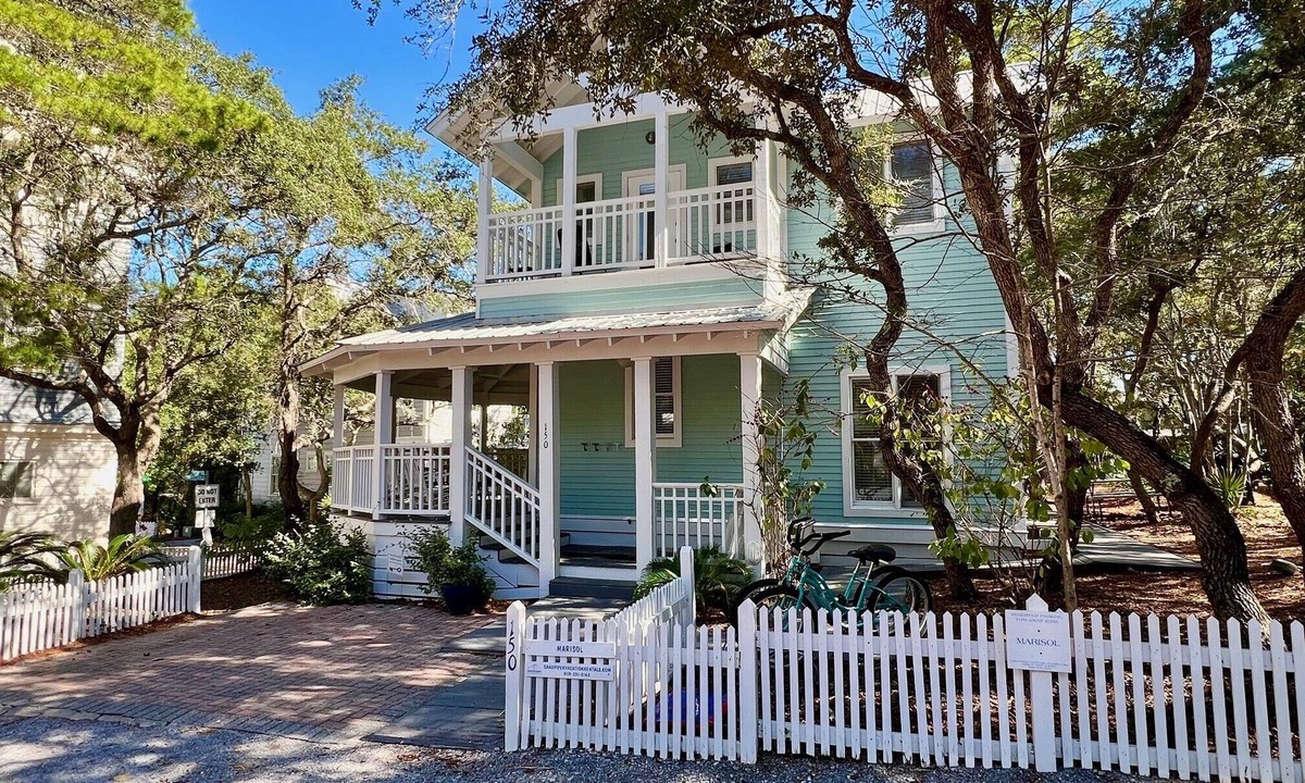 Seaside House | Seaside "Marisol" | 3 BR | Sleeps 9 | Loft space off Master| Close to 2 Pools