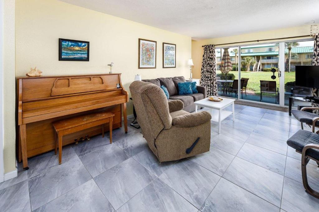 Fort Walton Beach House | Seaspray Condos 211A