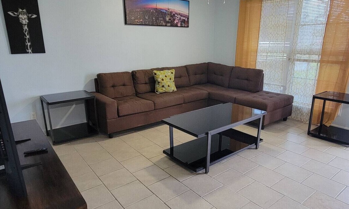 Iowa Apartment | Secret Cajun Retreat Peaceful Corner Stay - HAR 2