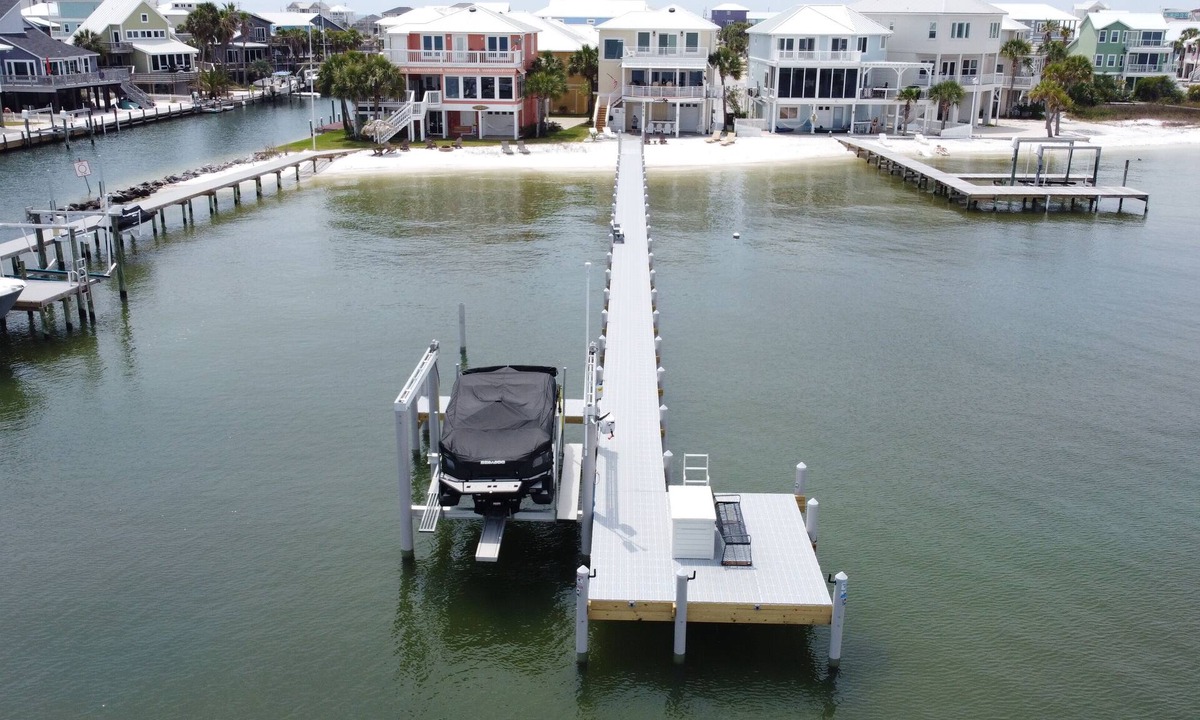 Navarre Beach House | “Semi-Retired”-Elevator-Pier-200+ 5 Star Reviews-Toys-Golf Cart Rental -EV Charg