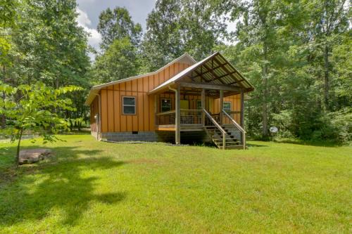 Fort Payne House | Serene & Secluded Alabama Cabin w/Covered Deck!