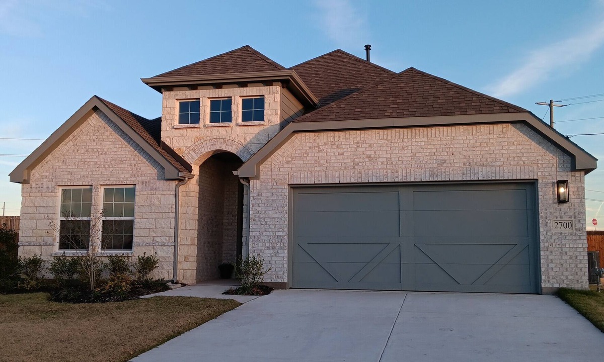 Sherman House | Sherman Hideaway. Spacious 4-bed house in tranquil Sherman with AC, large yard.