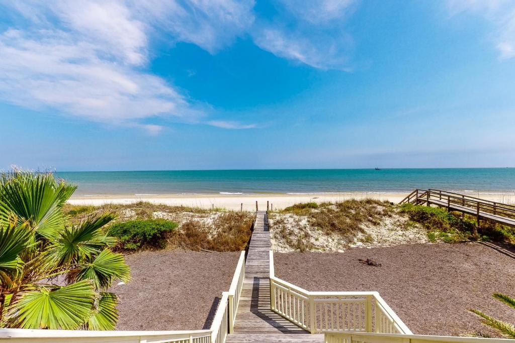 Plantation House | Shore Beats Work