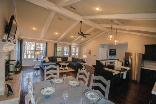 Pottsboro House | Shoreline Cottage Retreat Under a Canopy of Oak Trees
