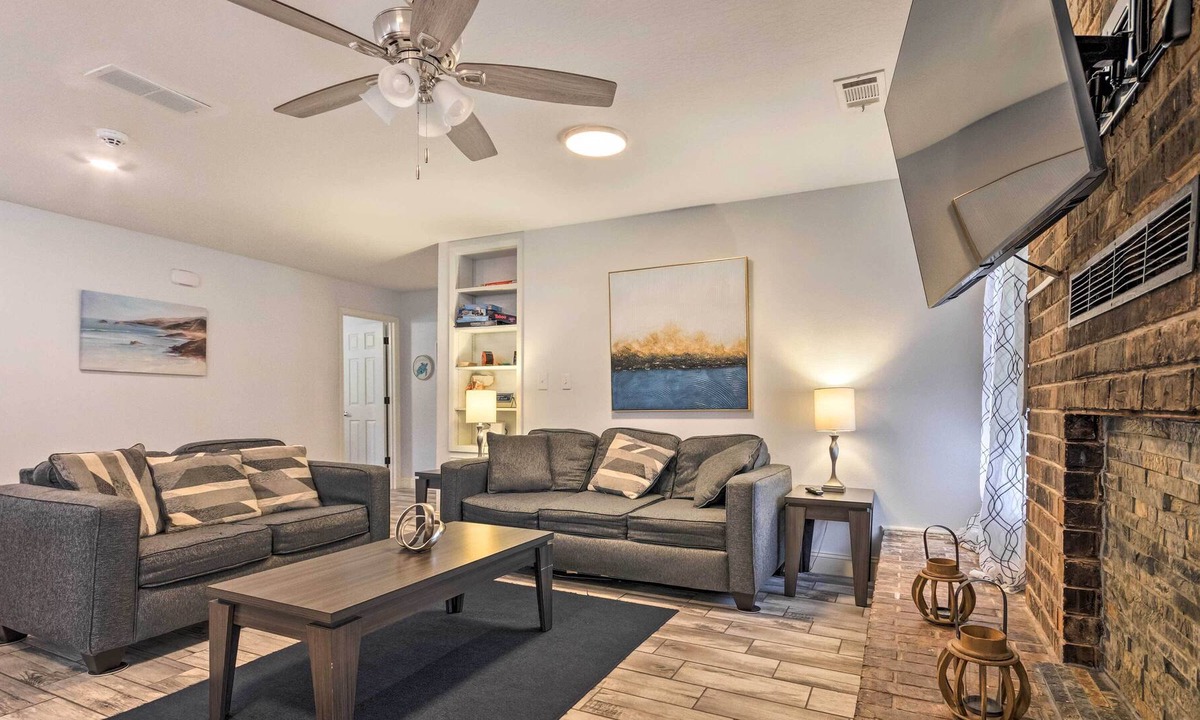 Northwest Pensacola House | Single-Story Pensacola Home w/ Patio & EV Charger!