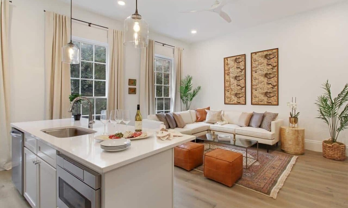 Central Business District Hotel | Sleek Historic Southern Unit Near the FQ