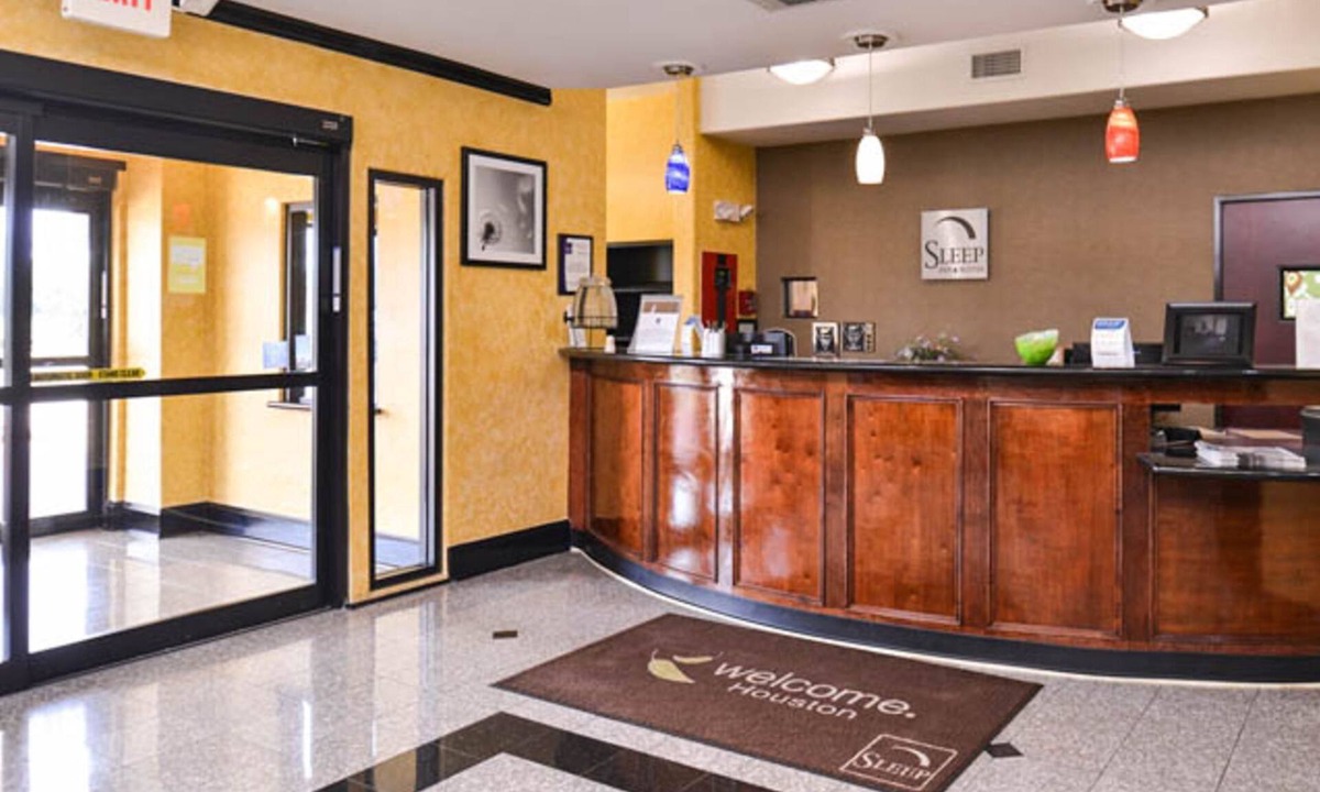 Greater Heights Hotel | Sleep Inn & Suites Downtown Houston Near Convention Center