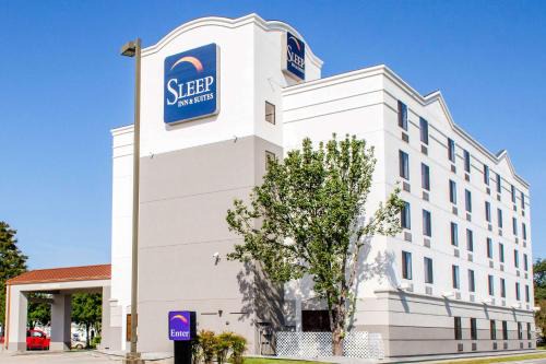 Metairie Hotel | Sleep Inn & Suites Metairie - New Orleans West