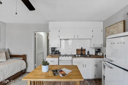 Uncertain House | Southern Pearl Waterfront Charm -Kayaks & Canoes