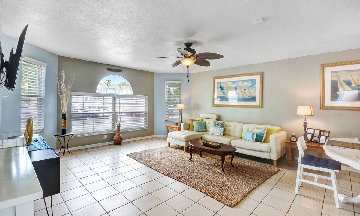Lindfields Condo | Spacious 3- queen bedroom condo - gym, Pool, Spa, Gym, 7 min Disney, 5 to Shops