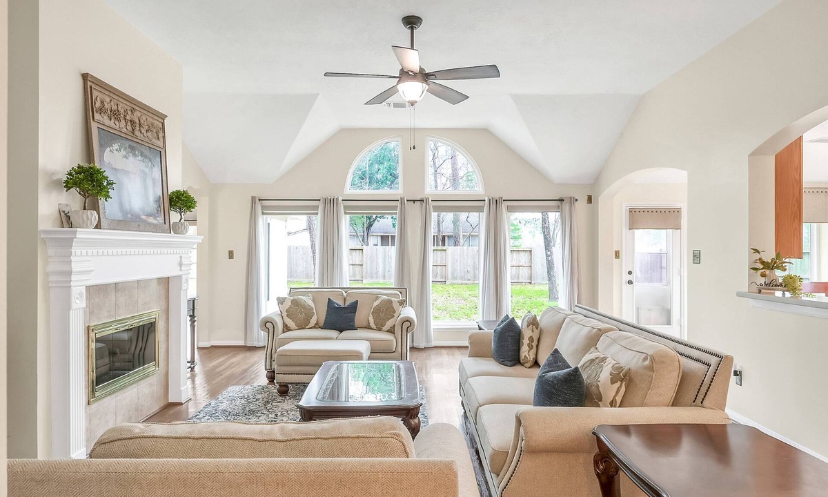 College Park House | Spacious 3BR Near The Woodlands | King Bed | Fast WiFi | Easy I-45 Access