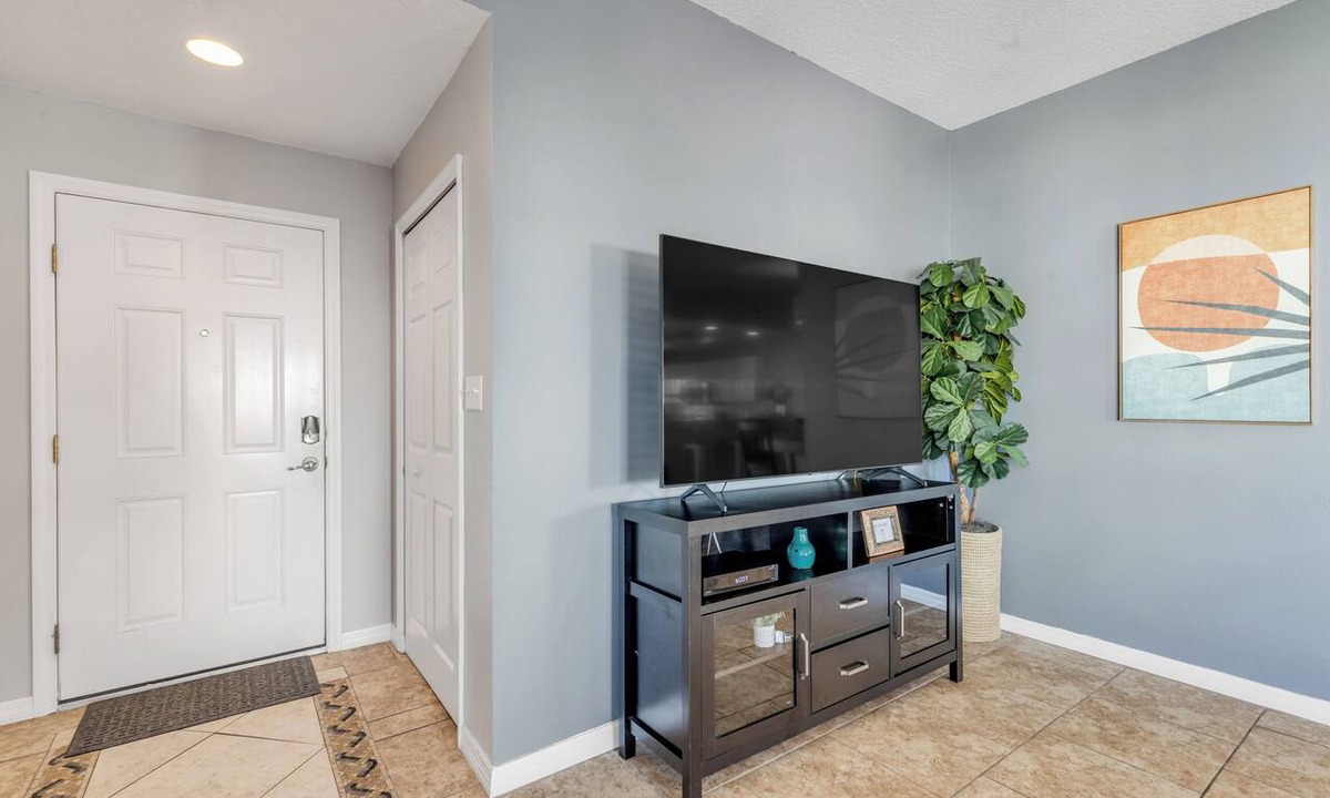 New Smyrna Beach Condo | Spacious 3BR Ocean Walk Condo Multiple Decks