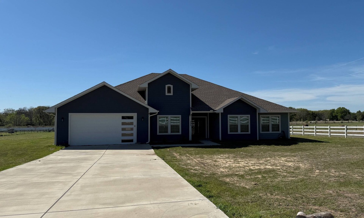 Point House | Spacious 4-bedroom house 5 minutes from Lake Tawakoni