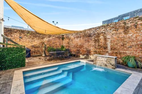 Faubourg Lafayette Villa | Spacious 5BR 3BA Villa with Private Courtyard and Heated Pool