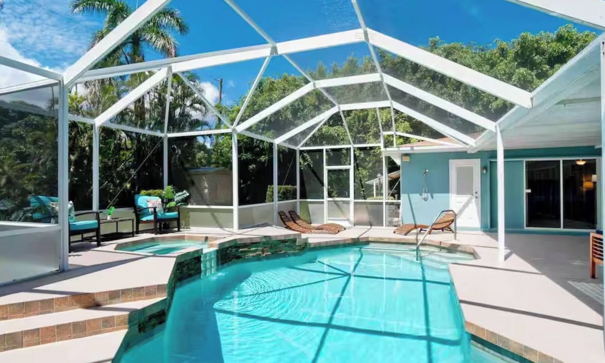 River District House | Spacious 5BR Family Oasis I Luxury Pool I Close to Anna Maria Island
