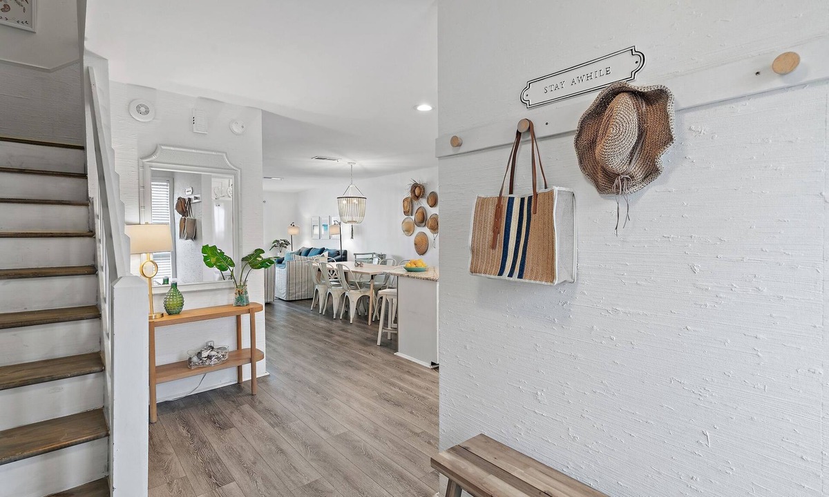 Santa Rosa Beach House | Spacious and Fresh in Blue Mtn Beach! Beachside of 30A. Great Off-Season Rates!