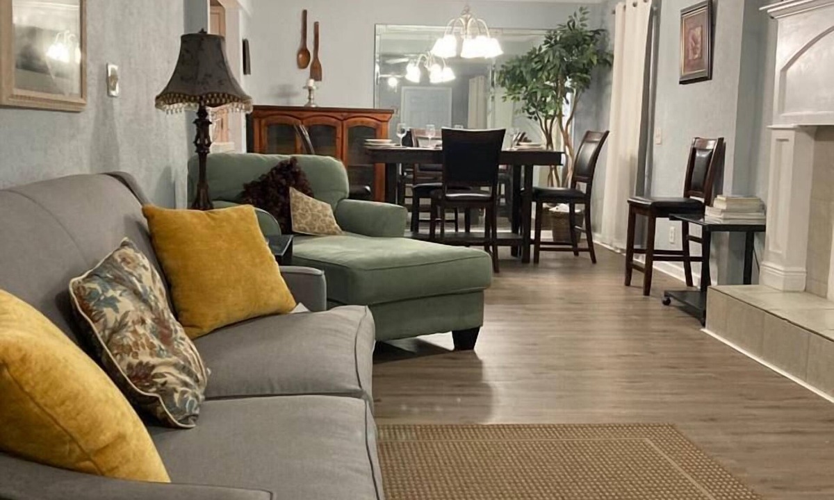 Lynn Haven House | SPACIOUS COZY HOME 5BD/2BTH SLEEPS 11 CLOSE TO THE BEACHES