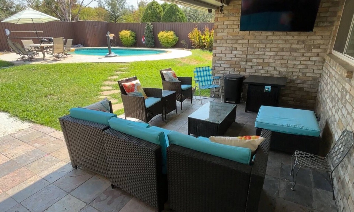 Carrollton House | Spacious Family Retreat, Fast WiFi and Minutes to Everything