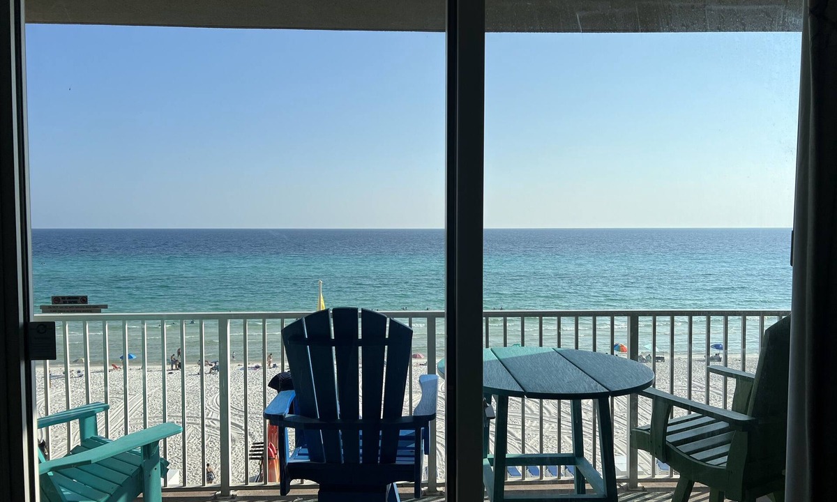 El Centro Beach Condo | Spectacular 3rd floor 2BR/2BA beach-front condo.