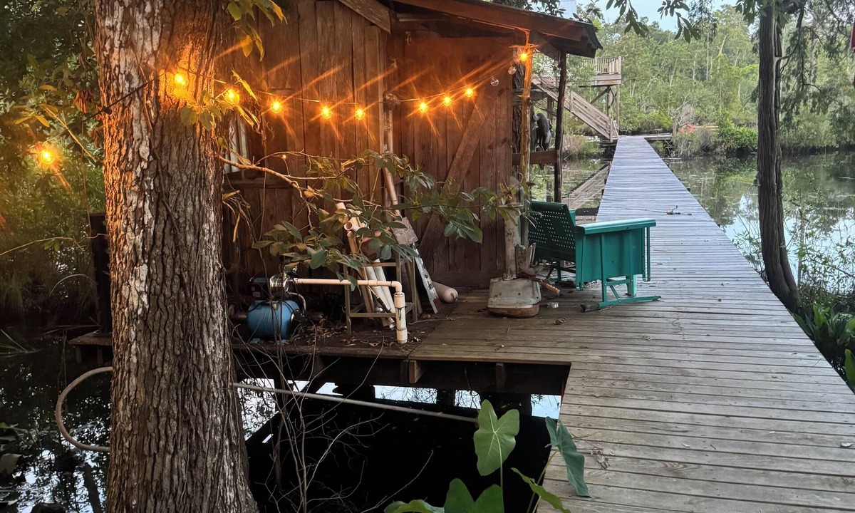 Satsuma Apartment | Spectacular apartment for rent on the beautiful Bayou Sara Creek in Mobile, AL