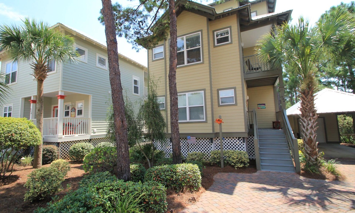 Santa Rosa Beach House | Starfish&Coffee, sleeps 10, extra living space, 2 king beds, + beach & kid gear
