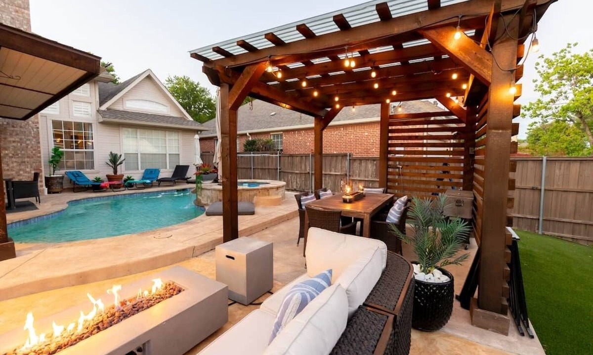 Valley Ranch House | Stay at Golden Hour | Pool + Hot Tub | Sleeps 10+