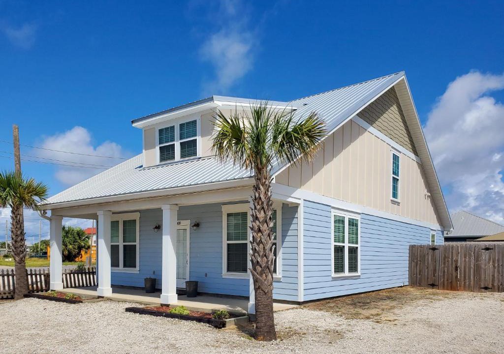 Holiday Beach House | Stella by the Sea by BlueSwell
