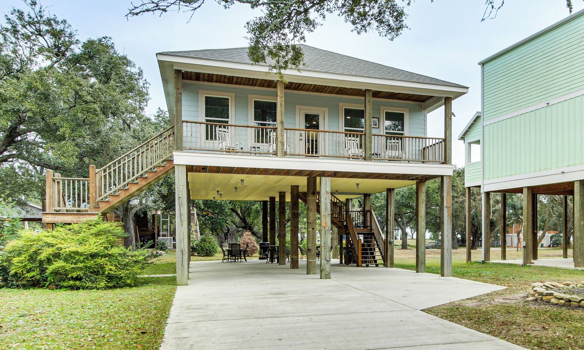 Long Beach House | Steps to Sand! Family-Friendly Long Beach Escape