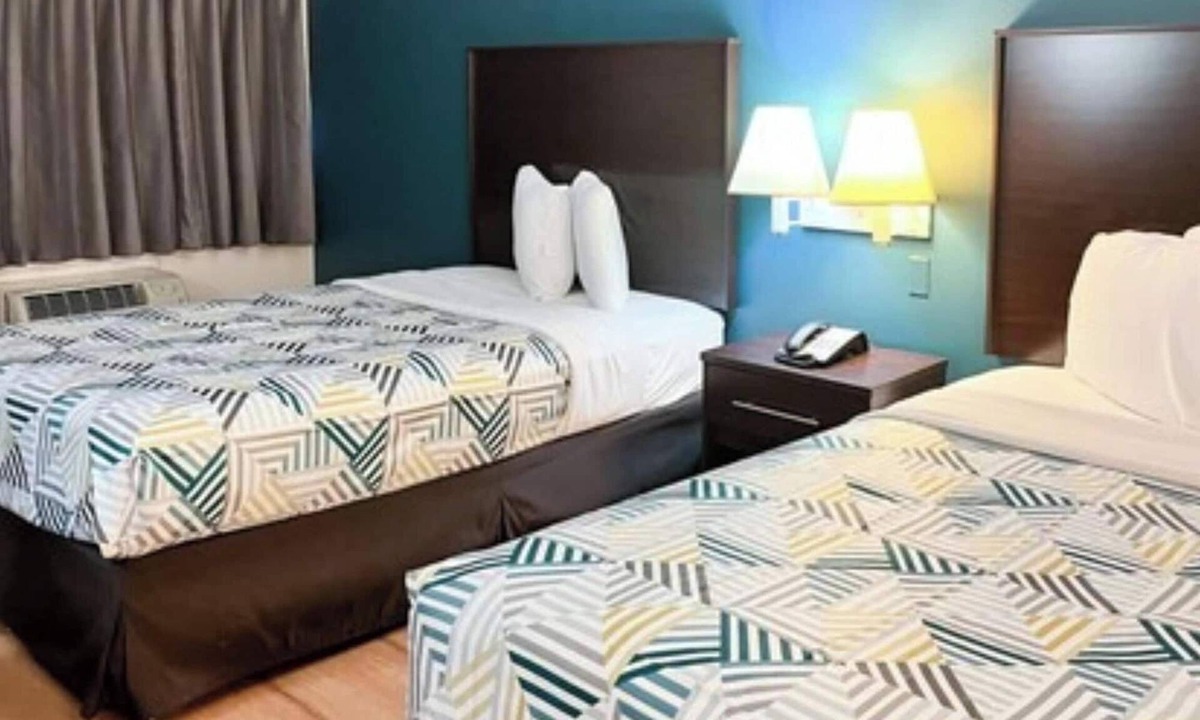 Flournoy Hotel | Studio 6 Suites Shreveport, LA – Industrial Loop