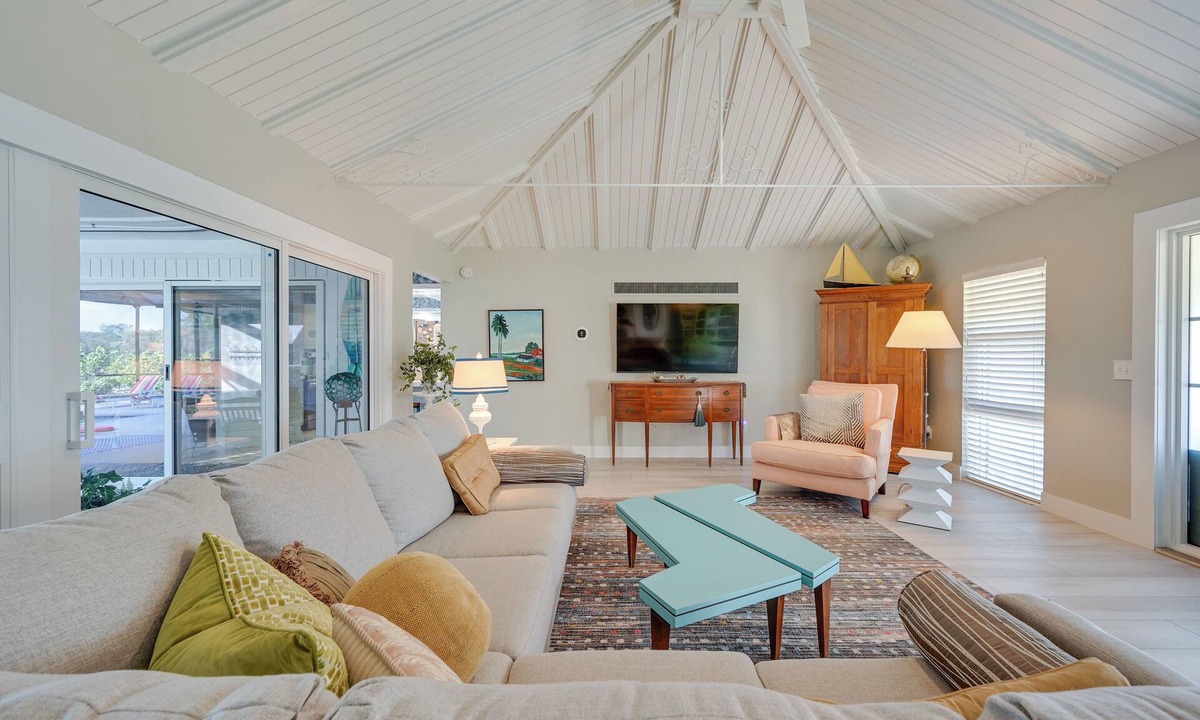 Marco Island Cottage | Stunning Marco Island Home w/Covered Patio!