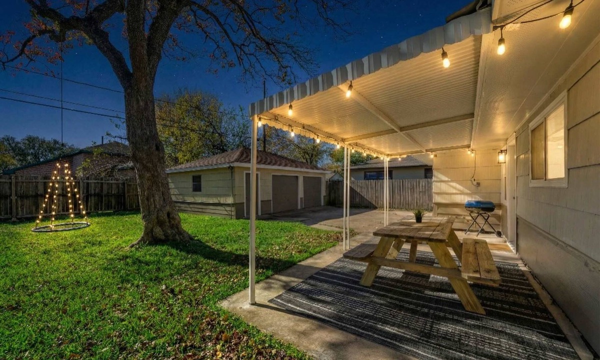 Pasadena House | Stylish 2BR Retreat: Office, Patio & King Bed