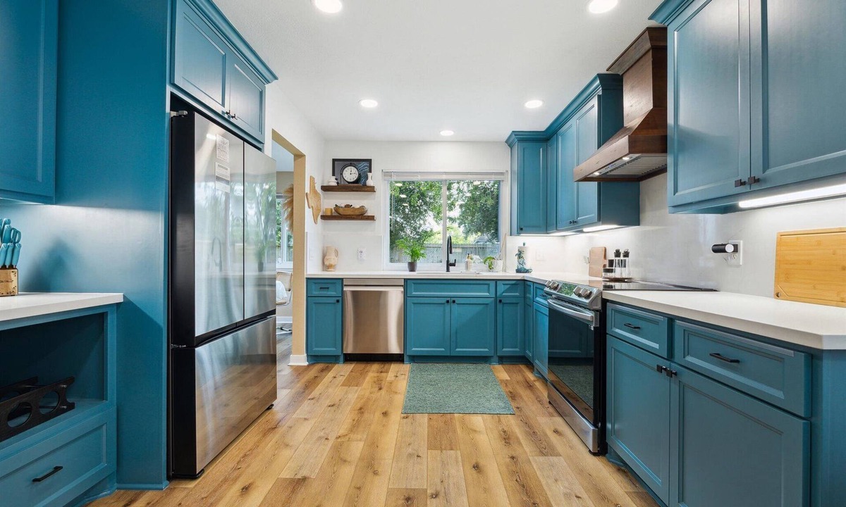 Clear Lake House | Stylish 3BR, 2BA with King - Near NASA, Kemah & Baybrook