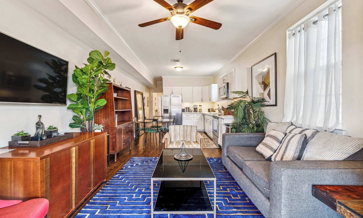 Milan Apartment | Stylish Condo w Sunny Backyard Patio 3br-2ba