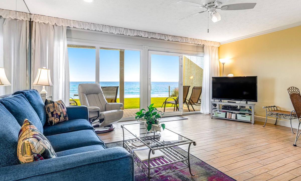 Santa Rosa Beach Condo | Stylish first-floor condo with water views & easy beach access