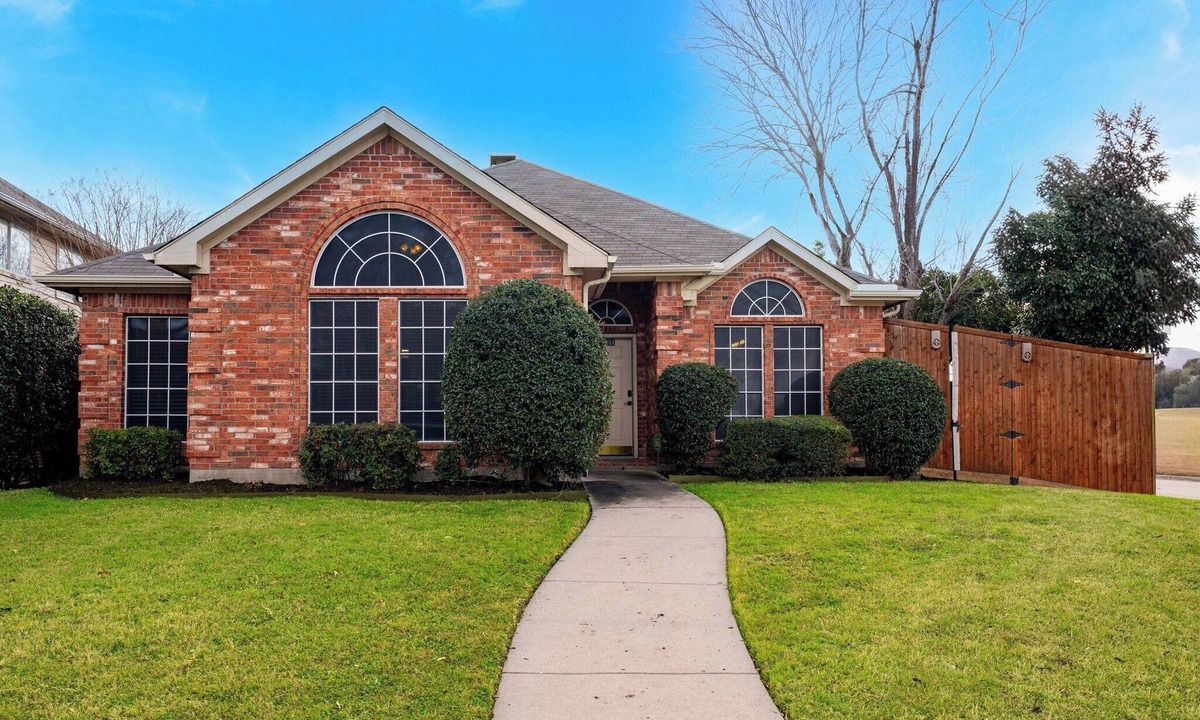 Far North Dallas House | Suburban Retreat Central to Dallas, Plano & Frisco