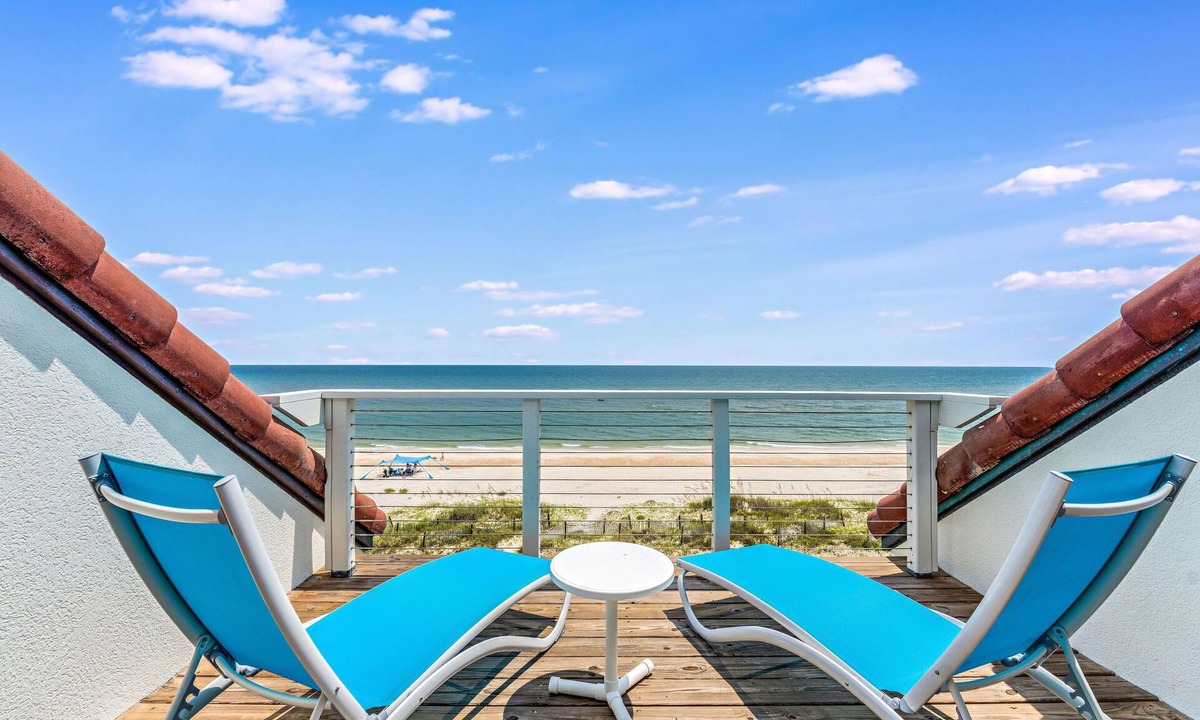 East End House | Sun Of A Sailor - Pet Friendly, Beach Front, Swimming Pool, St George Island!
