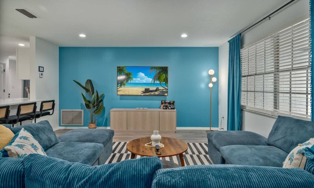 Fruitland Park House | Sunny Lakeside Retreat w/Pool + Firepit